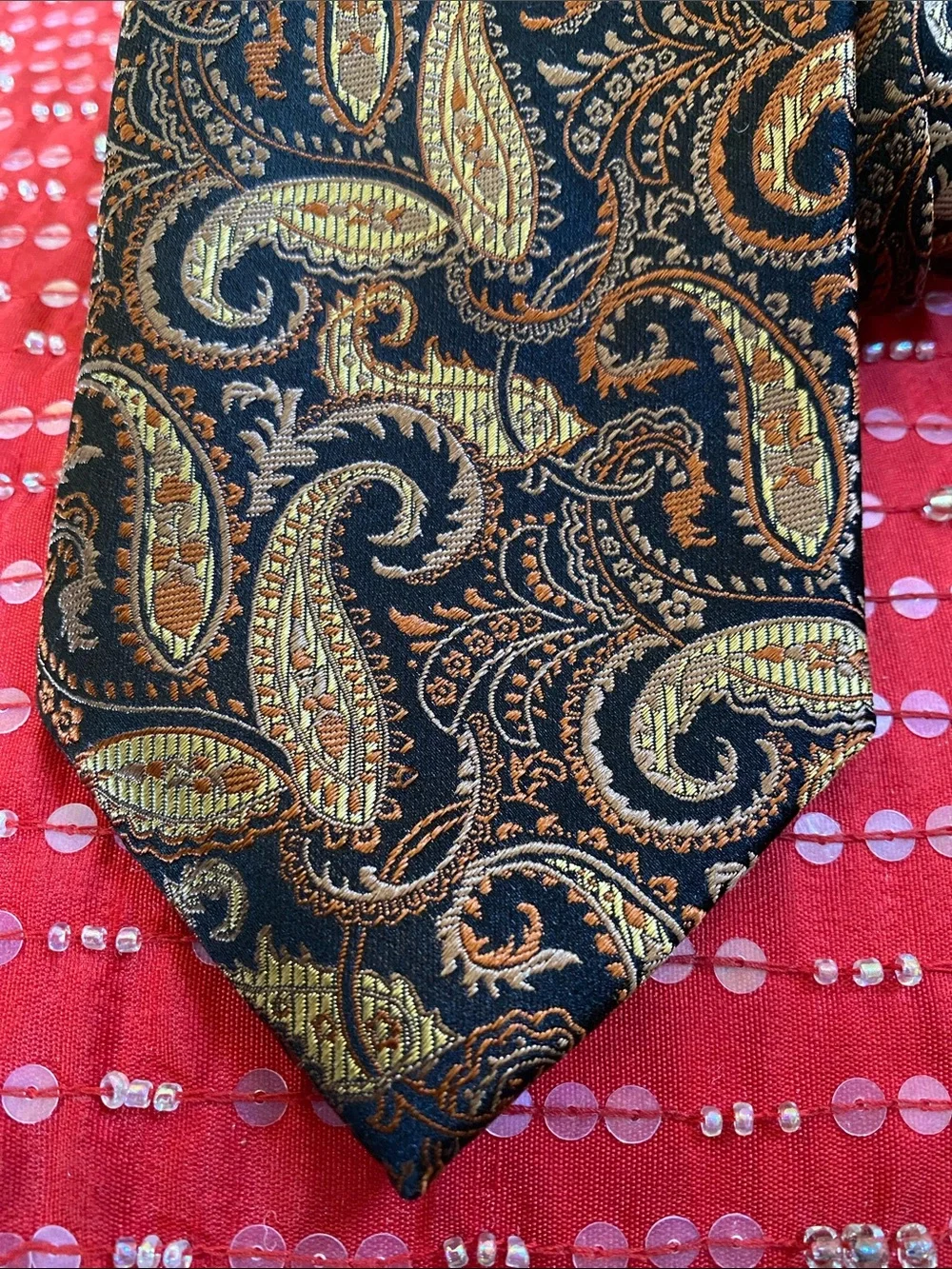 💯 Silk Hand Made Luxurious Black Gold Textured Paisley Tie